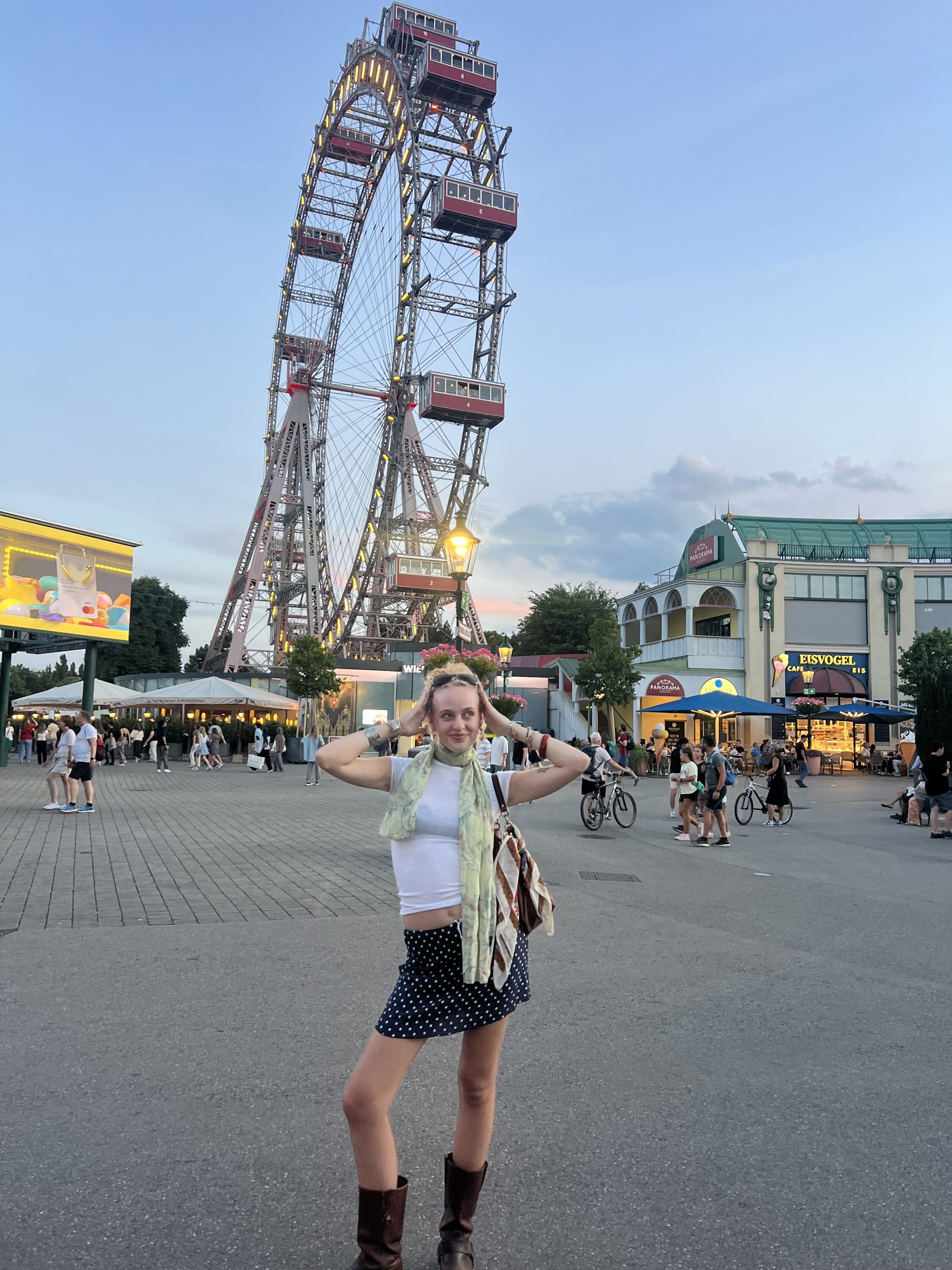 Chloe Johnson-Vienna